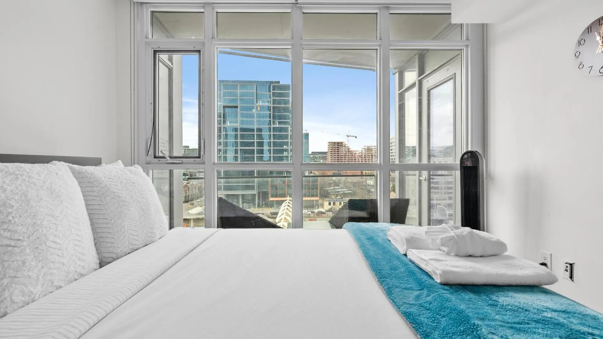 Apartment In Downtown Toronto