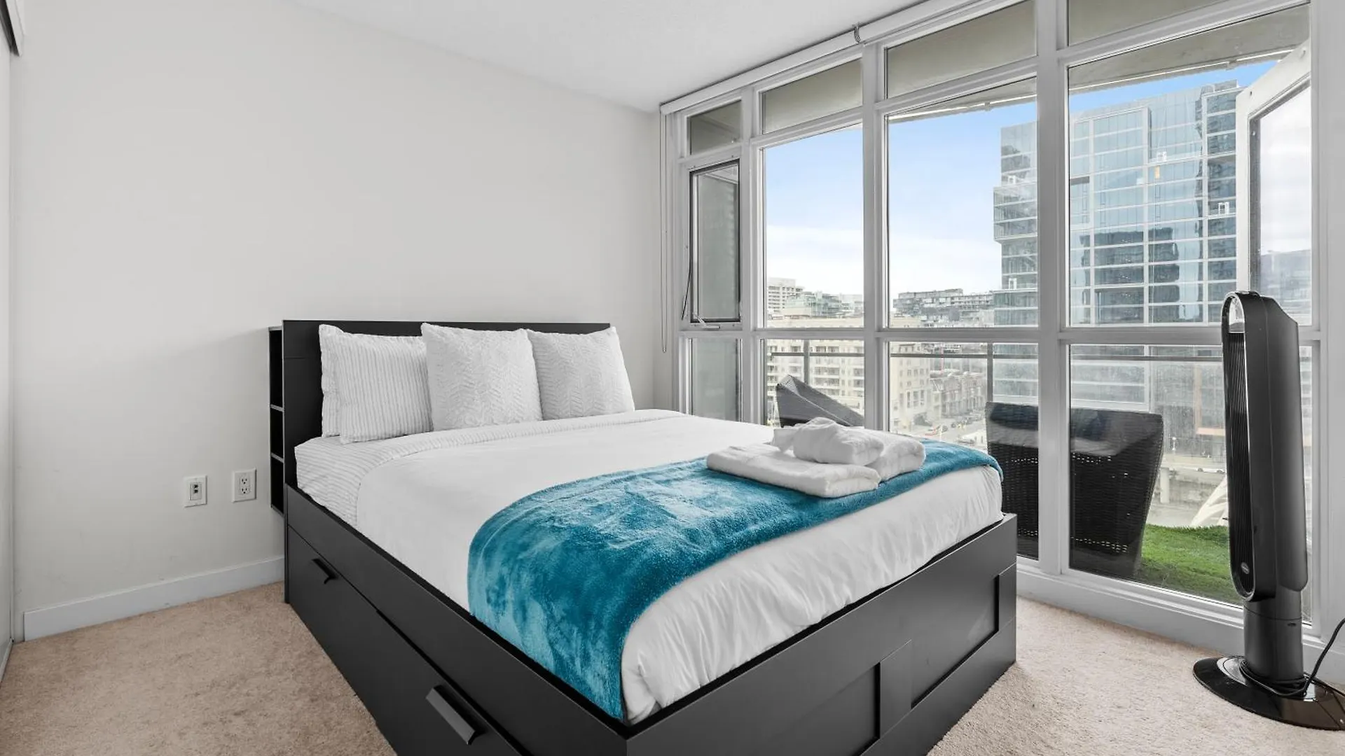 Apartment In Downtown Toronto