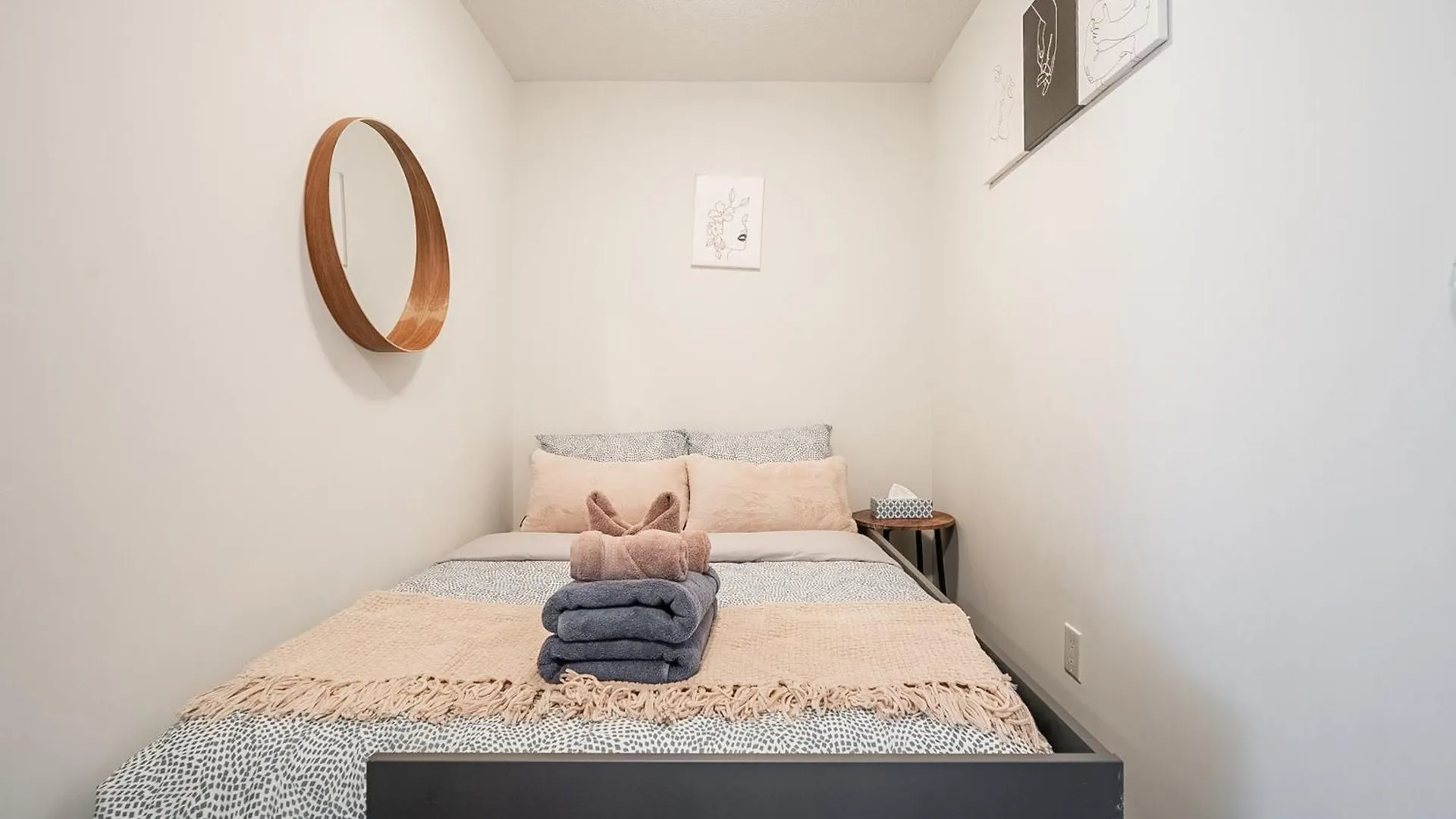 Apartment In Downtown Toronto