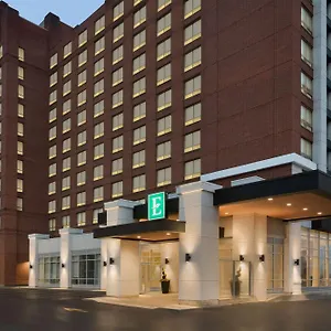 Embassy By Hilton Airport מלון